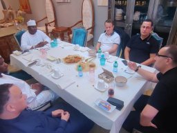 DINER OFFERT PAR LE PRESIDENT BAYE CISS LA RYAD, SA RESIDENCE PRIVEE A SON EXCELLENCE L'AMBASSADEUR D'ALGERIE